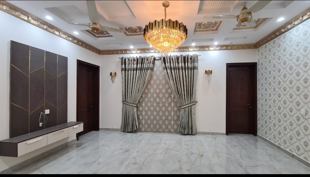 house for sale in phase 8 tv launge