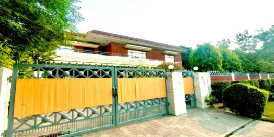DHA Phase 3 Lahore 2 Kanal Old House for sale