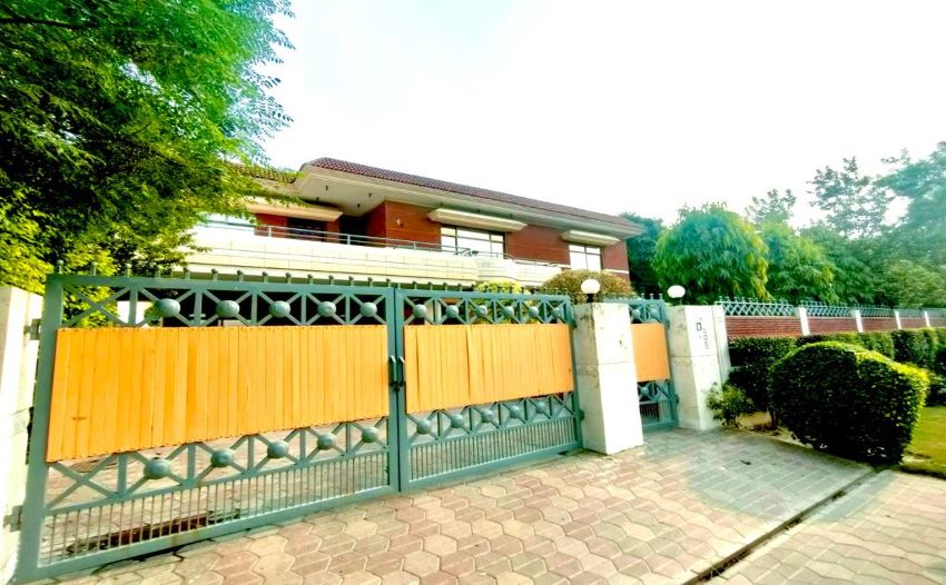 DHA Phase 3 Lahore 2 Kanal Old House for sale