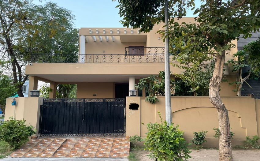 DHA Phase 8 Lahore 10 Marla used House for sale