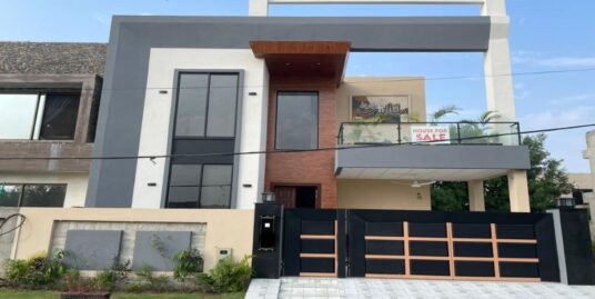 10 Marla House For Sale in Eden City Lahore